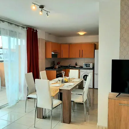 Apartment Comfortable 2-bedrooms Unit With Pool *