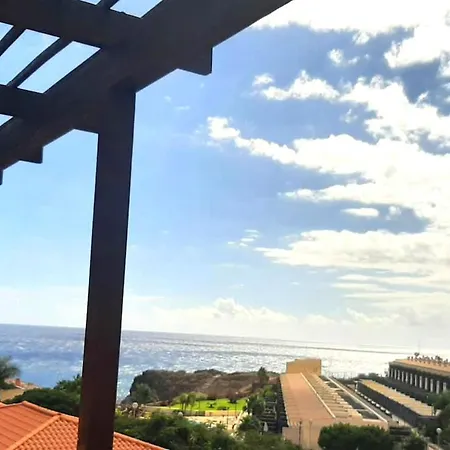 Comfortable 2-bedrooms Unit With Pool Apartment *